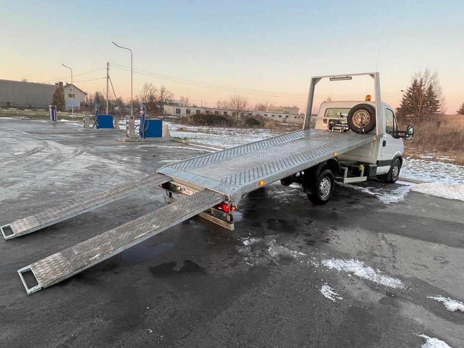 Евакуатор IVECO 35S21 2012 р, платформа з гідравлікою 5 м/2,1 м, обмін