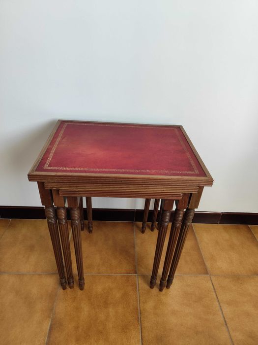 Mesas encaixe tampo couro (antiguidade)