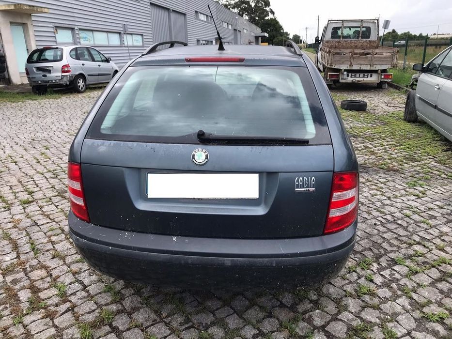Skoda Fabia Break 1.2cc 2006 - Para Peças