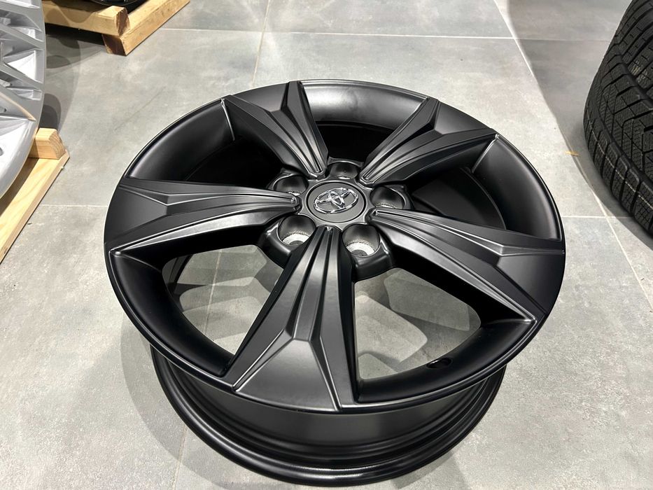 Oryginalne felgi 17 5x114.3 ET45 Toyota CHR I Corolla Cross Lexus UX