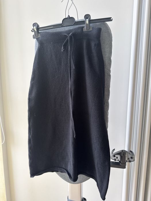 Спідниця з вовни меріносу чорна. Розмір хс
