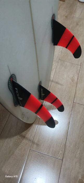 Prancha de surf + Capa + Quilhas FCS + Fato de surf BILLABONG 4:3