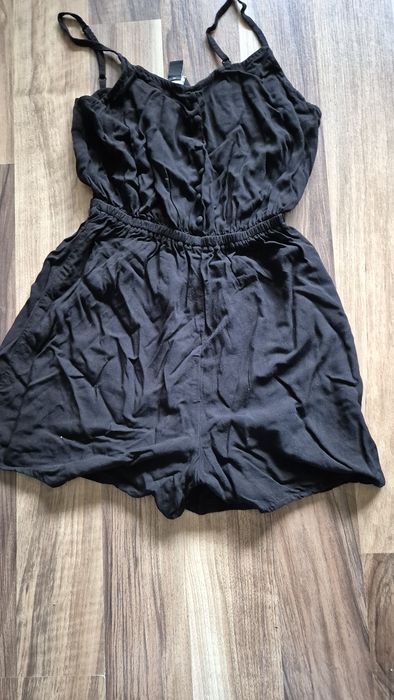 Czarny krótki kombinezon rozmiar 34