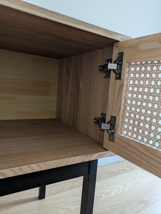 Mesa cabeceira  porta palhinha