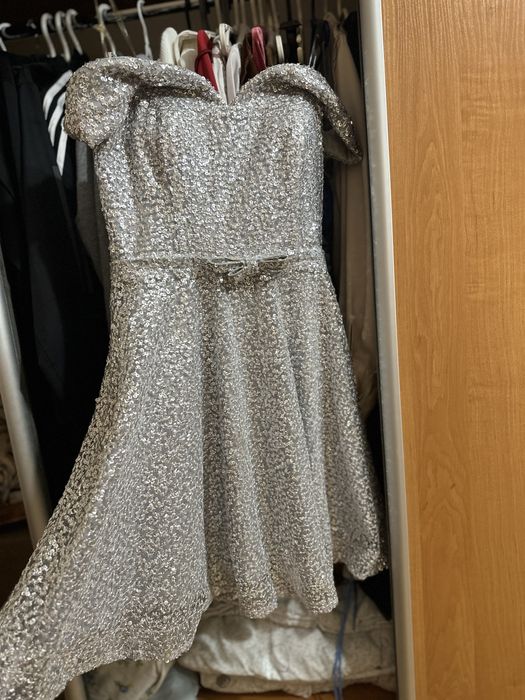 Вечірня сукня…..