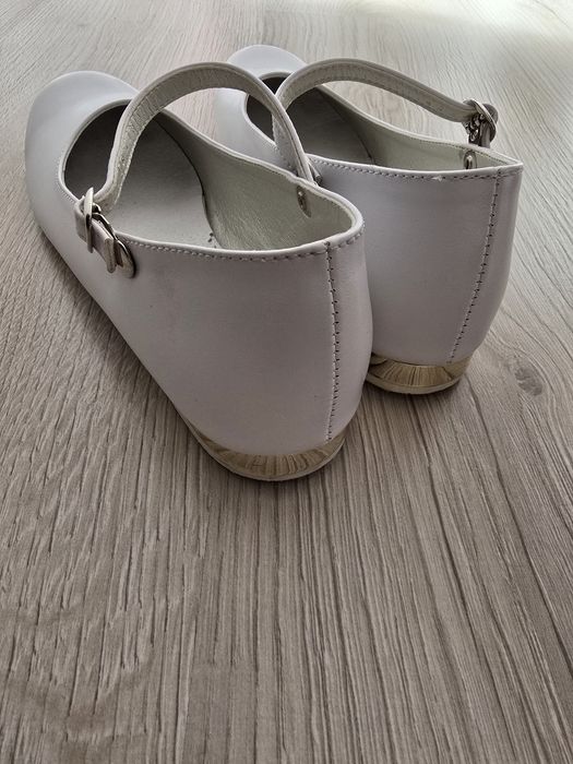 Pantofelki komunijne