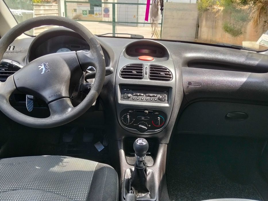 Carro Peugeot 206