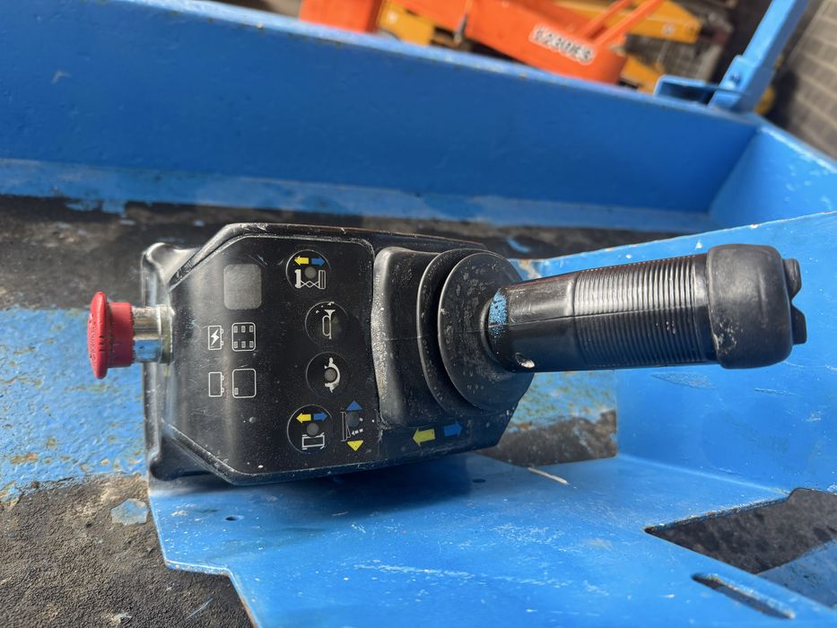 Plataforma elevatoria eletrica tesoura 8mt (usada)