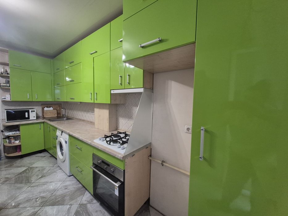 Продам кухню в зборі бу