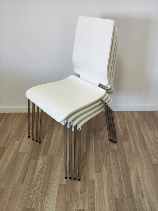 Cadeiras brancas IKEA