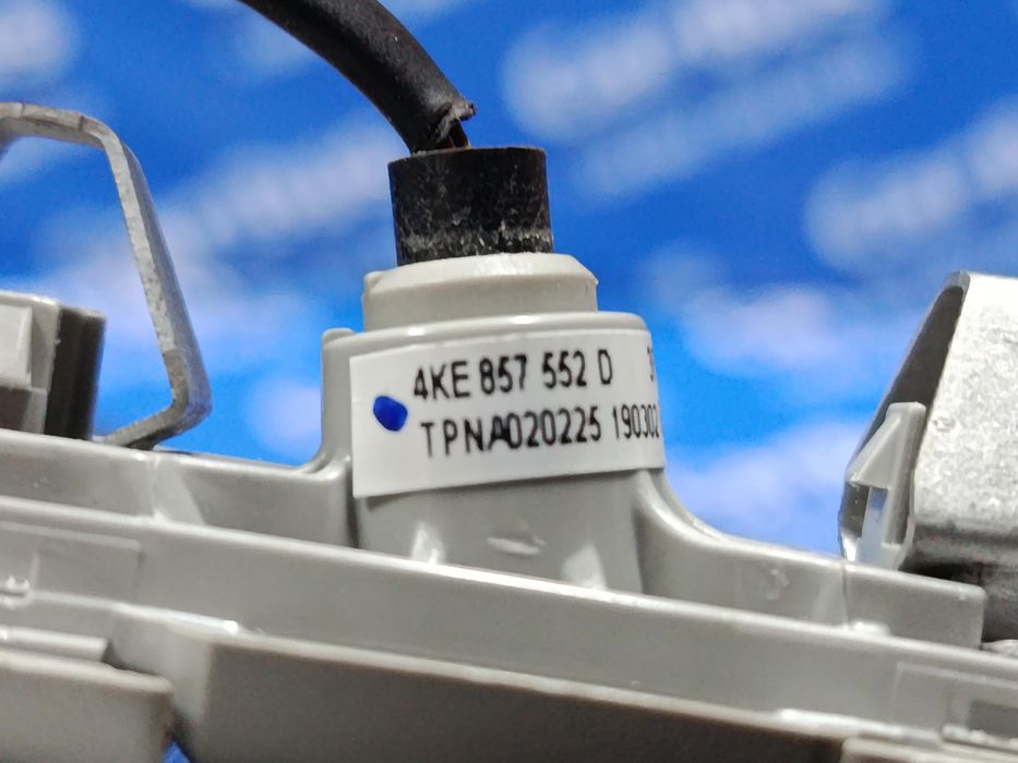 Козирок сонцезахисний правий Audi E-TRON 50 71kwh Ауді Є Трон Е-Трон