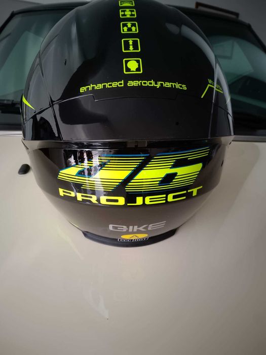 Capacete Modular Novo com oculos e saco.