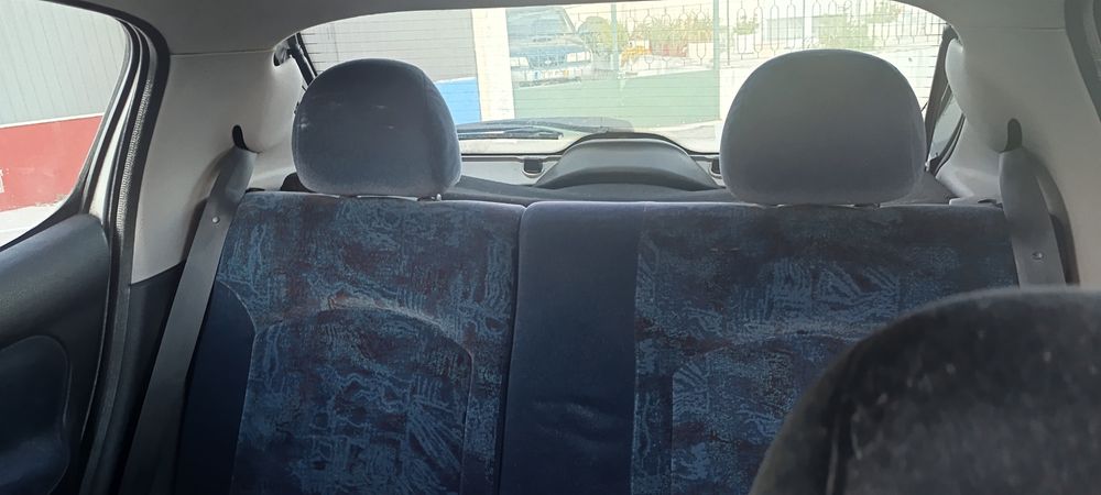 Peugeot 2006 ano 2000 em boa condições  carro de boa  procedência
