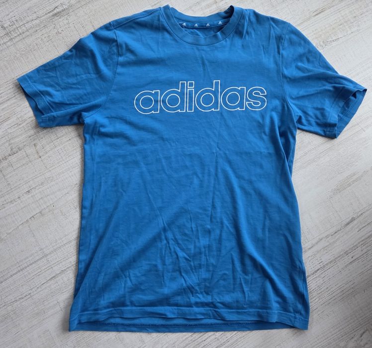 Niebieska koszulka adidas