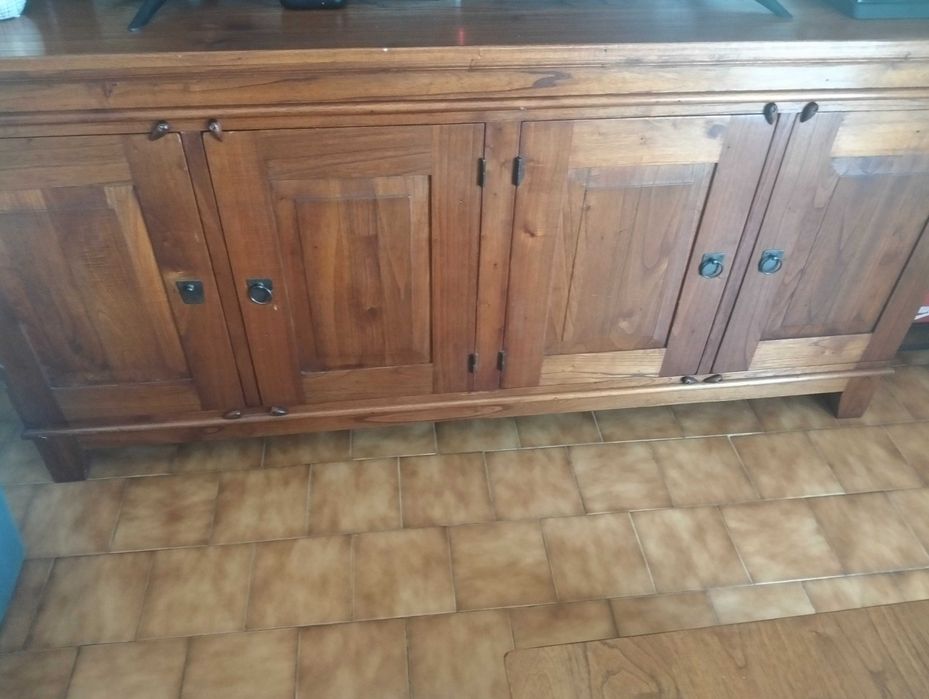 Aparador de TV e mesa de centro