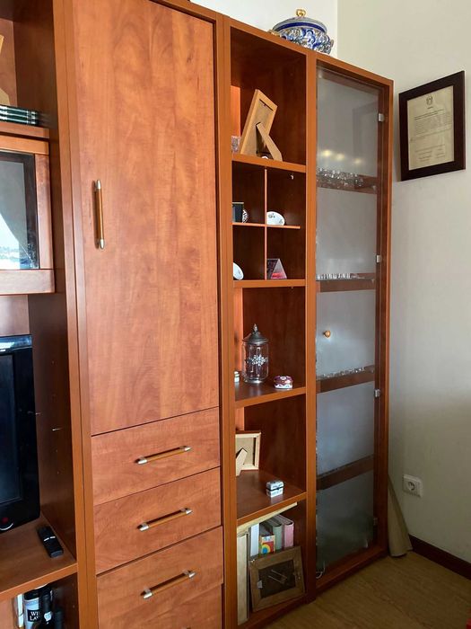 Móvel de Sala Alto .