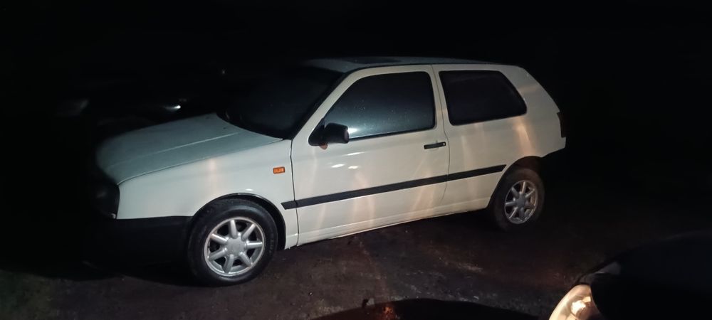 Продам,гарний авто яке на свій вік дужидоброму стані.