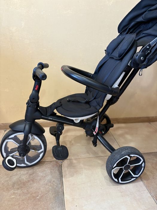 Велосипед з батьківською ручкою Qplay