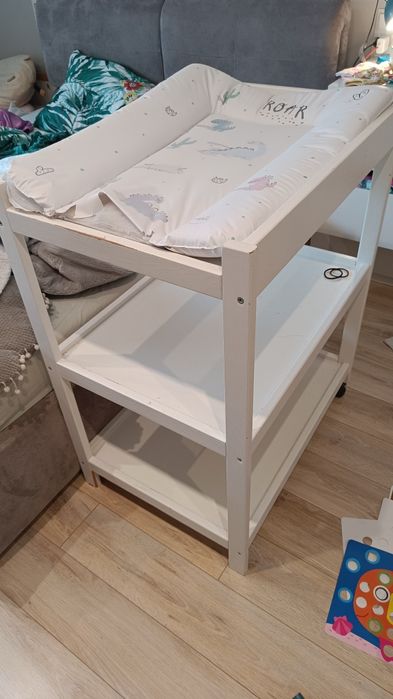 Przewijak wolnosojący trzypółkowy