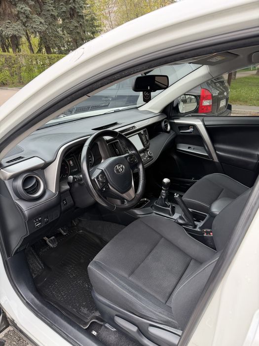 Продаж Toyota RAV4 2016 2.2 diesel механіка