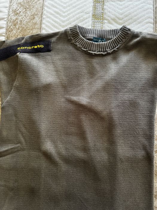 Camisola marca Concreto, tam L!