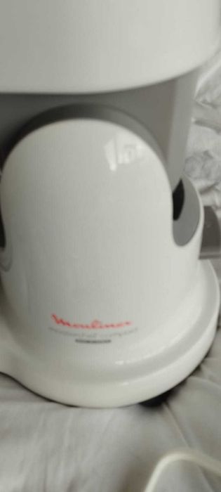 Batedeira  moulinex para bolos em bom estado