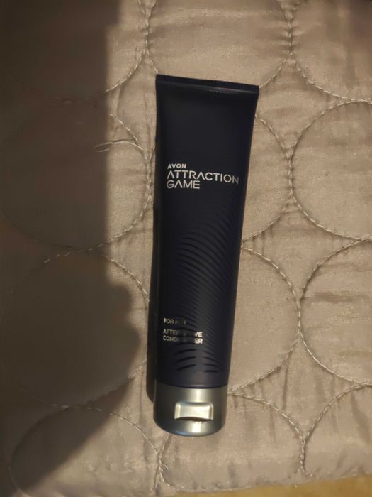 Conjunto de produtos Avon e Axe novos e selados - para homem