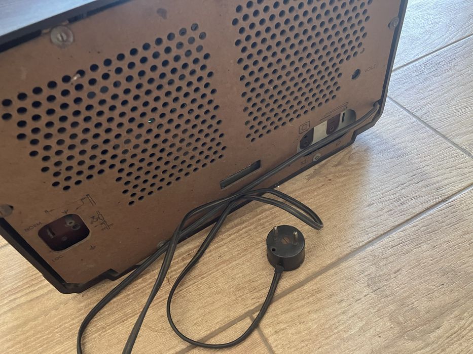Anúncio: Rádio Vintage a Válvulas Philips (Anos 40/50) - Caixa em Baquelite