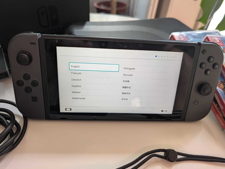 Nintendo Switch HAC-001(-01) + 128GB + 3 Jogos + Case de Transporte
