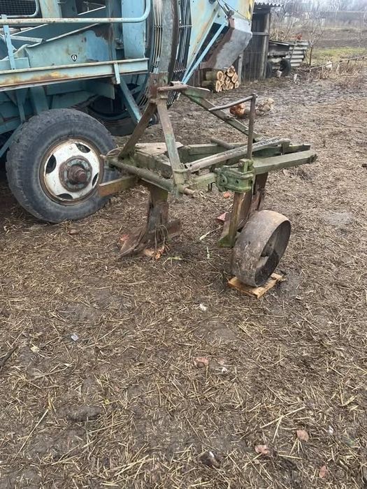 Продам плуг 3 корпуса