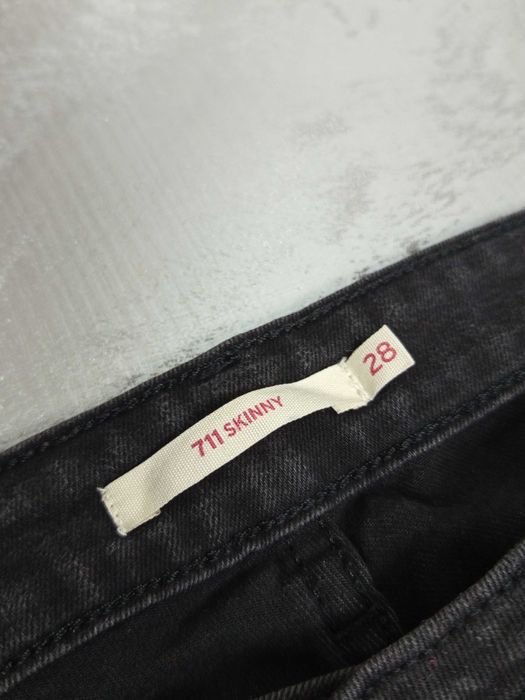 Damskie spodnie Levis 711 skinny W28 S