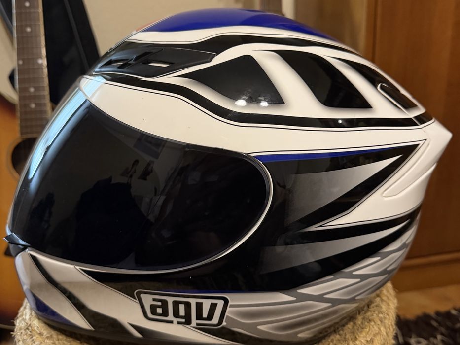 Capacete AGV   K.4 como novo 

(( posso mostrar em mãos  na zona de Vizela ))