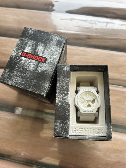 Годиник Casio G-shock GA2300 7AER