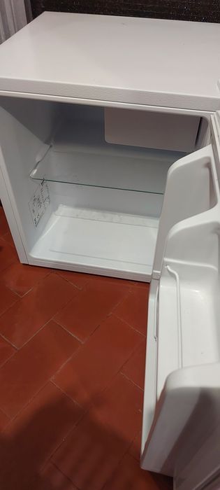 Frigobar Kunft 45 L como novo