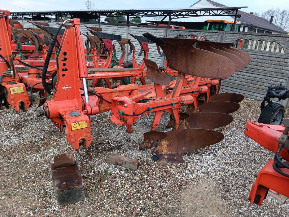 Plug plugi 3-4-5 skibowe obrtowe kverneland kuhn 15 szt