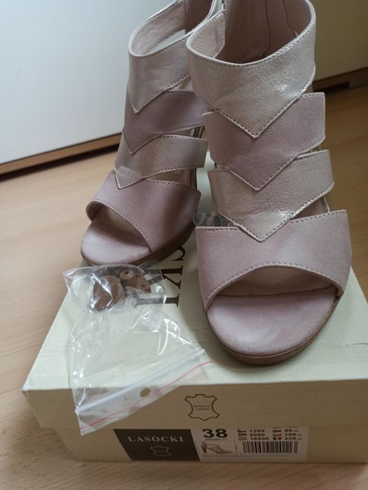 Buty na obcasie rozm. 38
