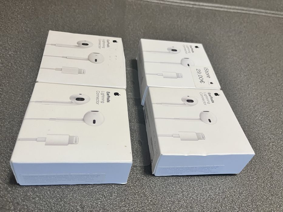 Apple EarPods Lightning connector