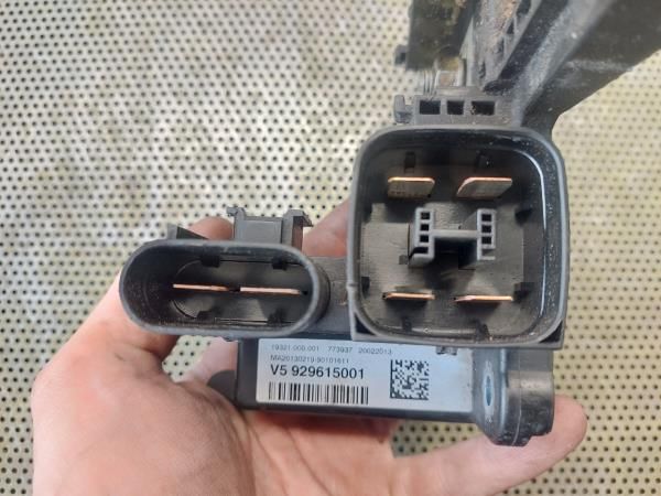 Botão / interruptor electromecânico / relé BMW 1 (F21)