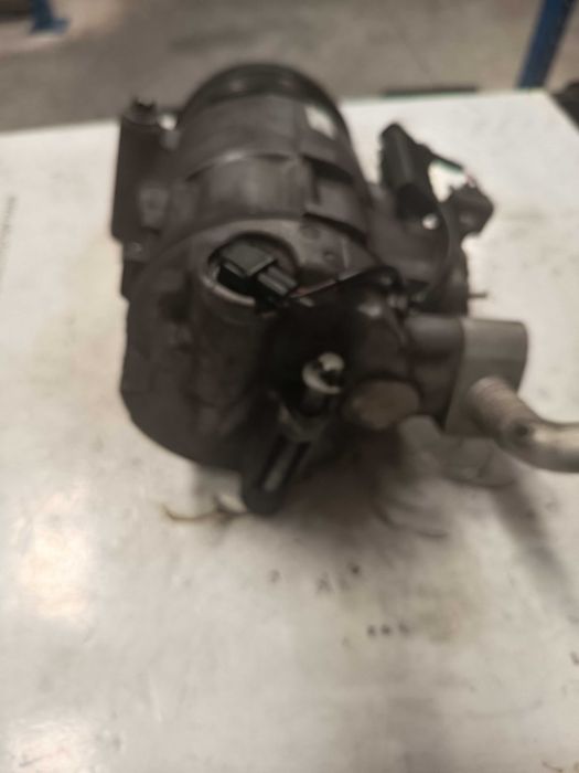 Compressor de AC Mercedes W204 Ref: 4472605992/// A0032308711