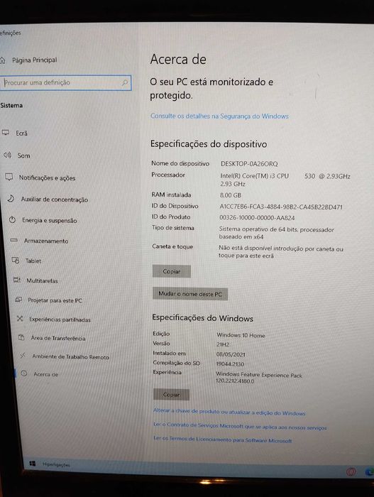 PC completo com torre, monitor teclado e rato