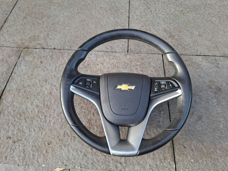 Kierownica skórzana ładna Chevrolet Cruze oraz Astra 4 i Insignia