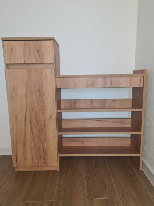 Продам тумбочку у передпокій