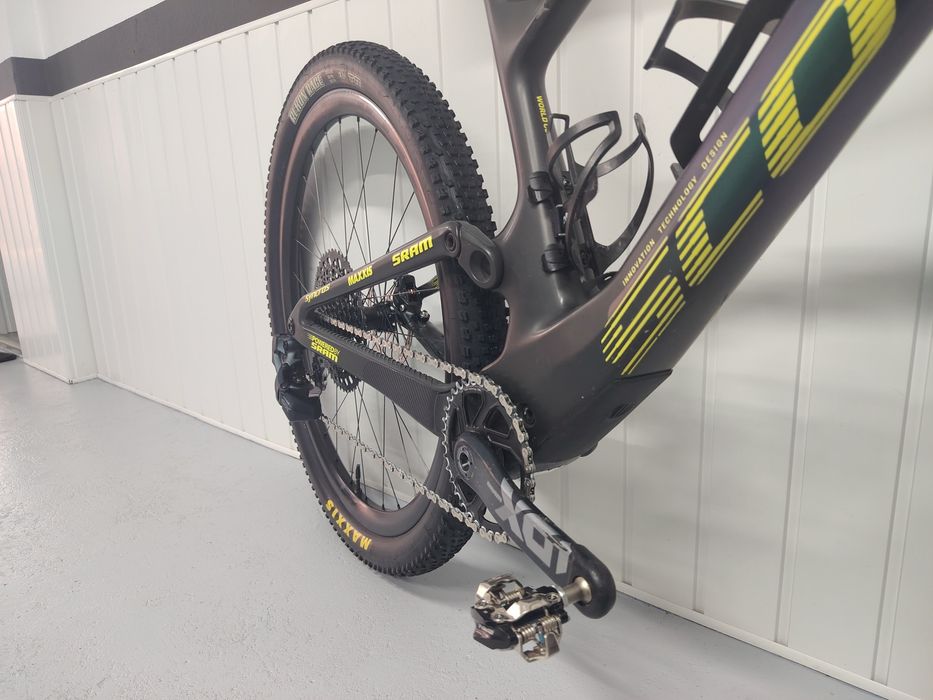 Bicicleta Scoot Spark RC World CUP