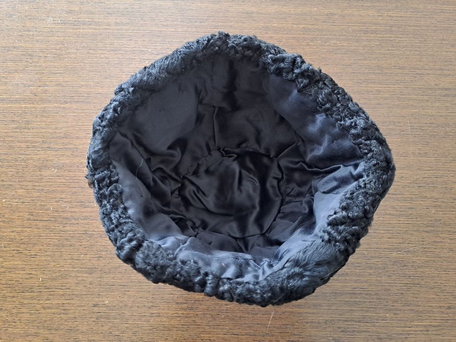 Kolekcjonerska czapka vintage karakuły