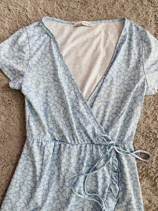 Sukienka z falbanka pull&bear