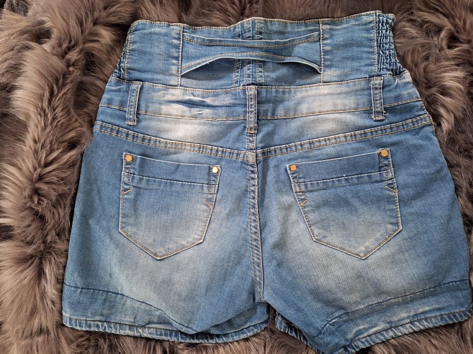 Spodenki jeansowe wysoki stan. Rozmiar 30