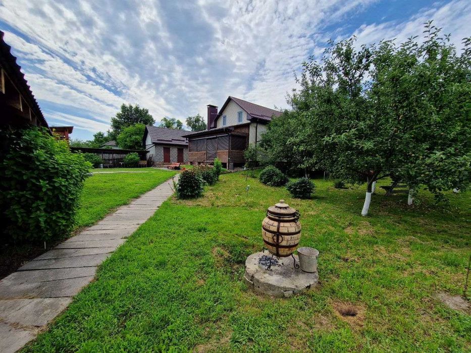 Будинок з власним виходом до озера