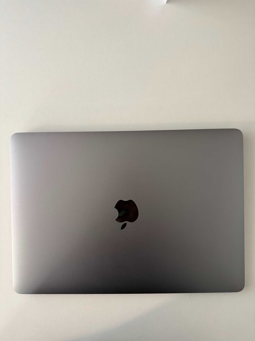 MacBook Air 13" Intel I5 - 8GB RAM - 256GB - 2019
