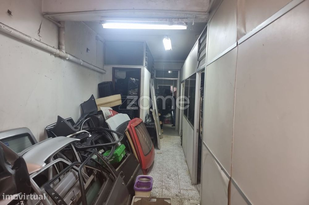 Garagem Rua Pedro Hispano
