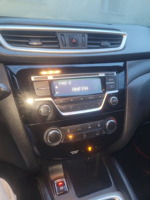 Nissan Qashqai 1.2 benzyna uszkodzony  zamiana